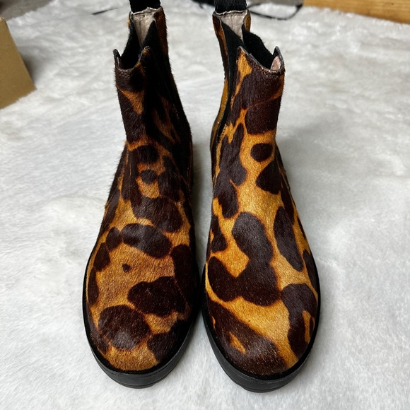 NWOB Louise et Cie Zareb Leopard Print Calf Hair Ankle Booties Women’s 8.5 - Picture 5 of 11